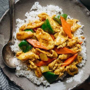 Curry chicken over rice