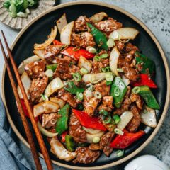 Introducing a recipe for Chinese chicken liver with onion and pepper that yields extra tender liver, crunchy peppers, and a super flavorful sauce. It is a cheap way to cook up an inexpensive, delicious, and nutritious dinner that is loaded with healthy protein and plenty of veggies. {Gluten-Free adaptable}