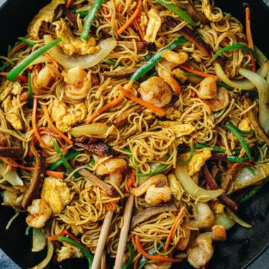 Singapore mei fun loaded with shrimp, pork, egg, onion, and pepper